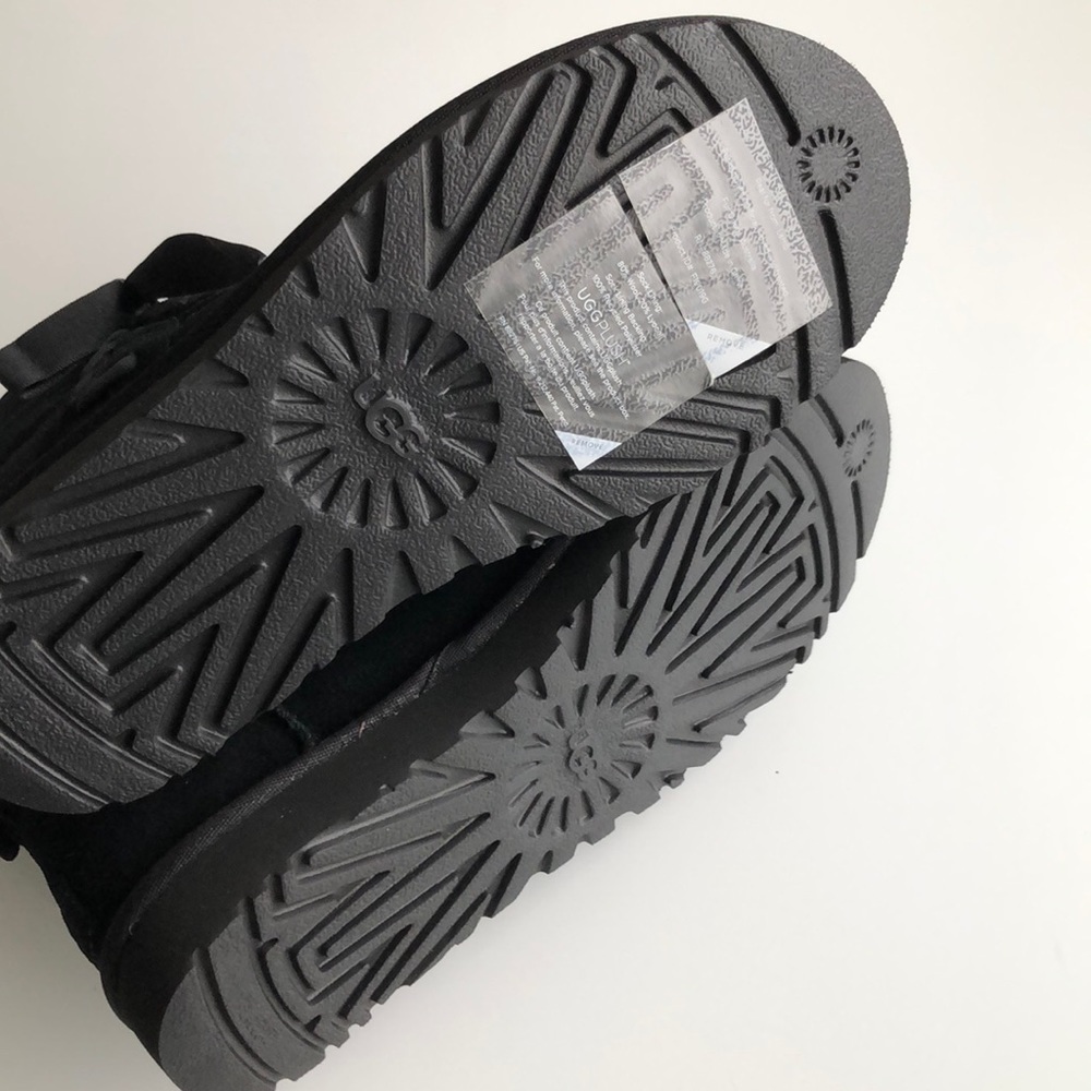 Sold UGG Classic Lace-Up mini Boot, size 7, NIB - Picture 7 of 15